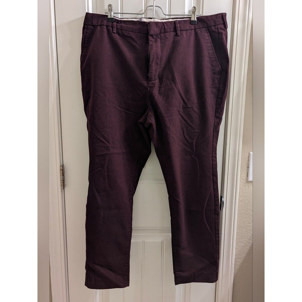 Old Navy 38x30 Men's Chinos in Maroon